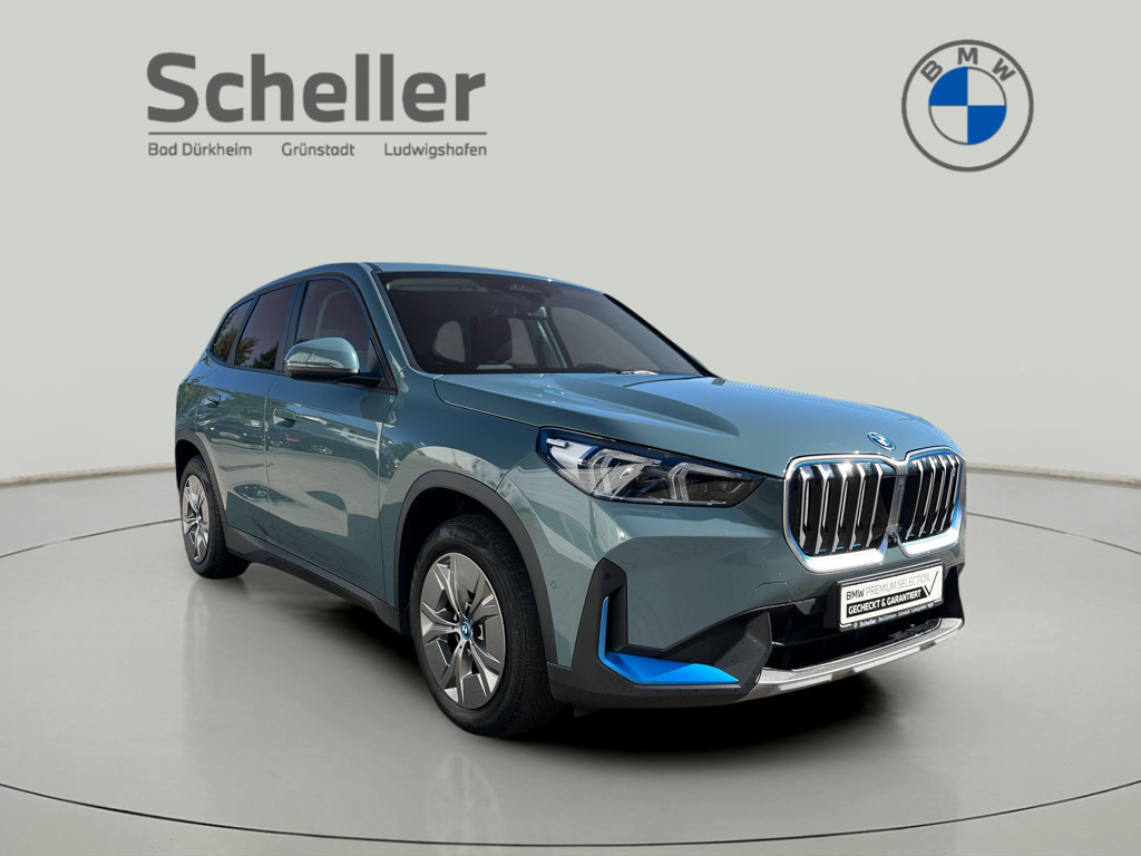 BMW iX1
