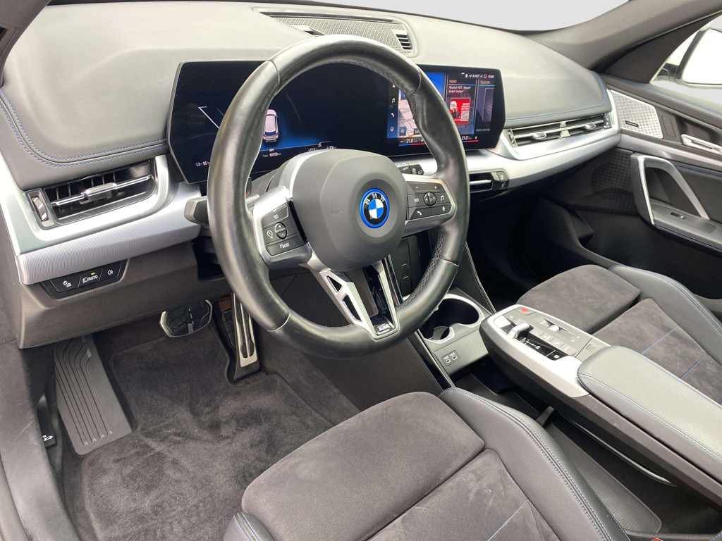 BMW iX1