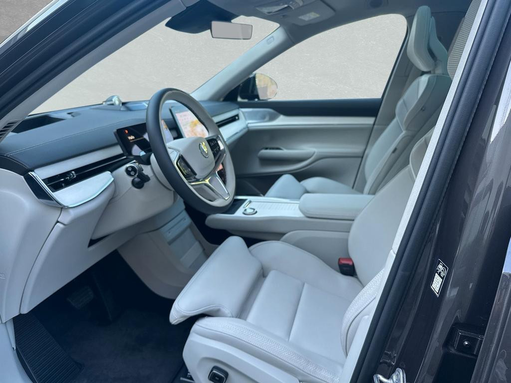 Volvo EX90