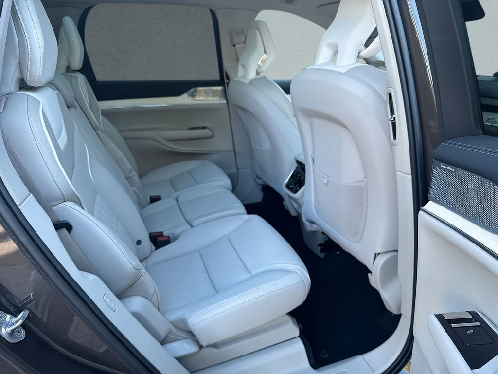Volvo EX90