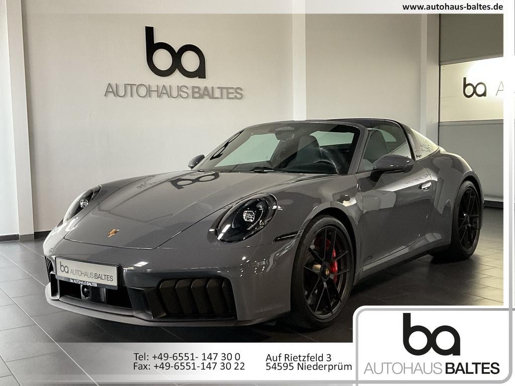Porsche 911 GTS 992 Cabriolet Targa