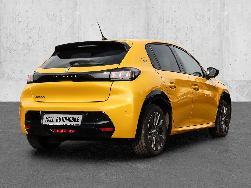 Peugeot e-208