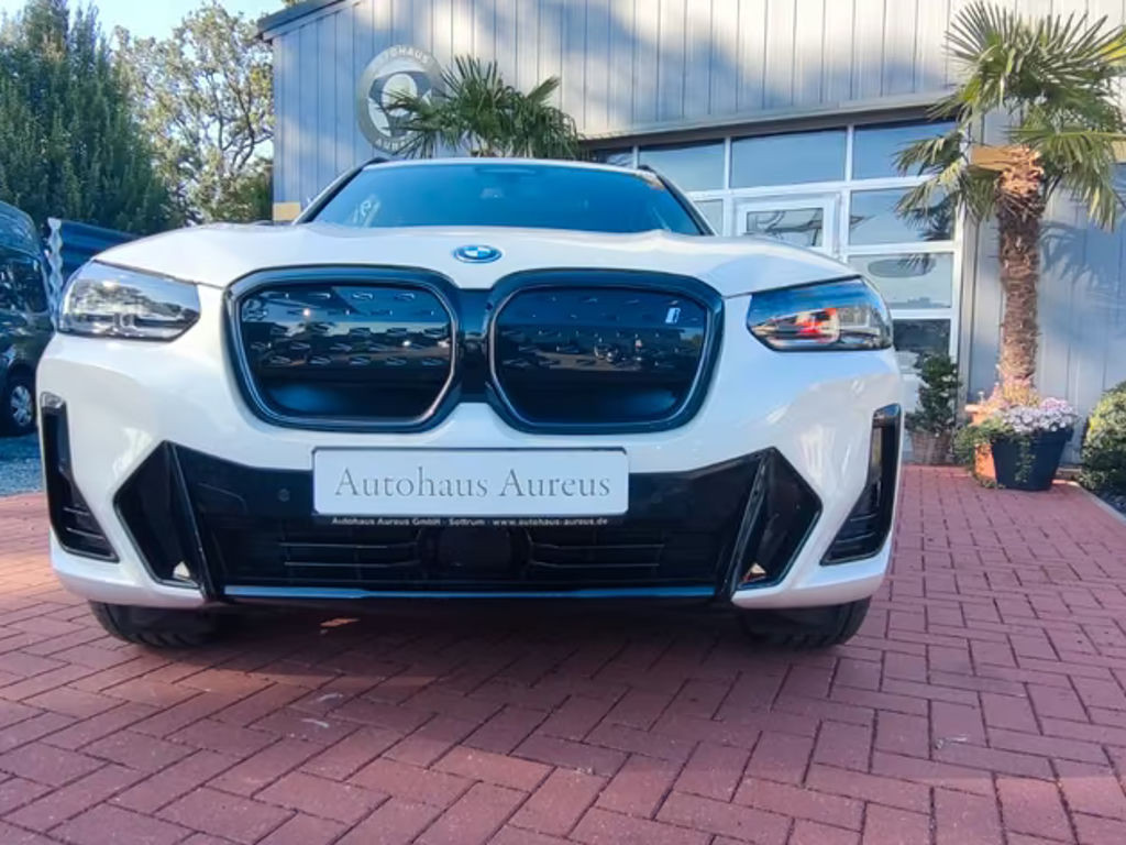 BMW iX3