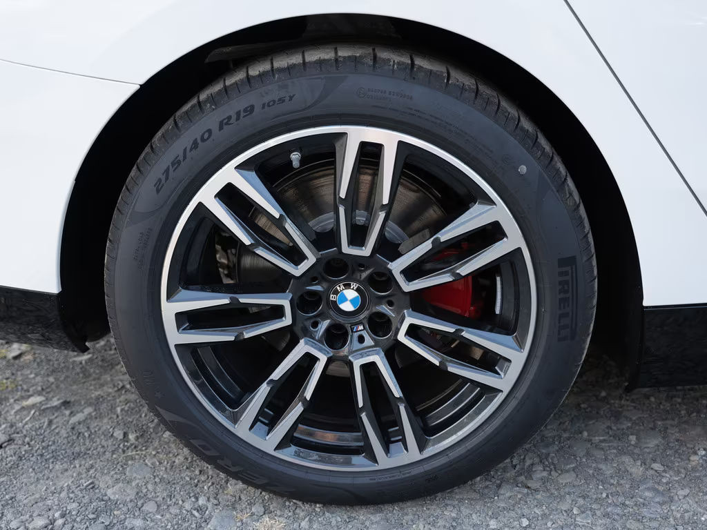 BMW i5