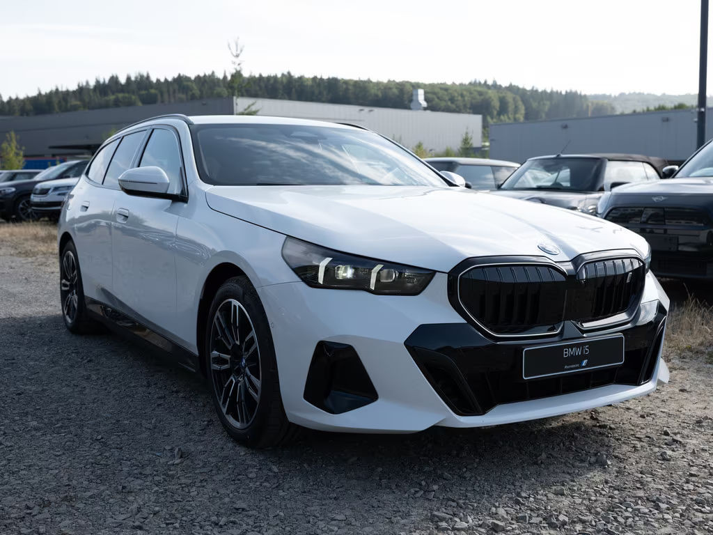 BMW i5