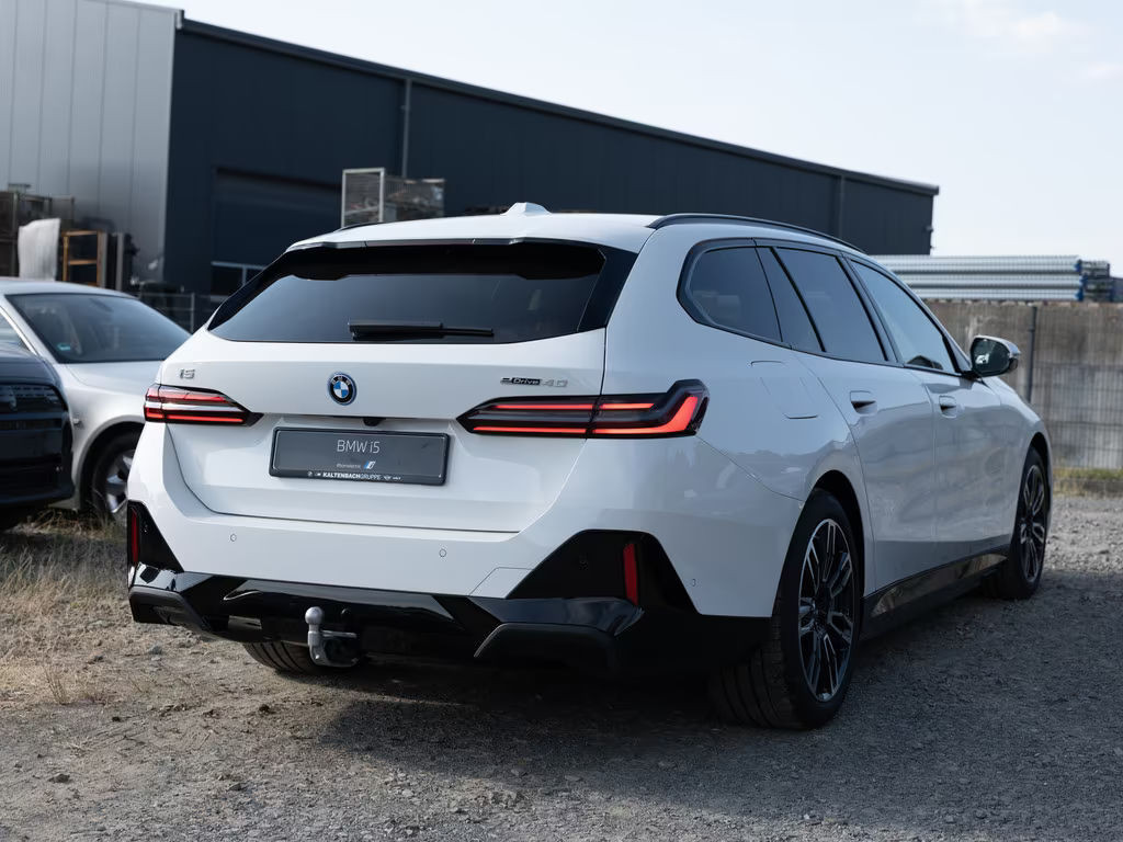 BMW i5