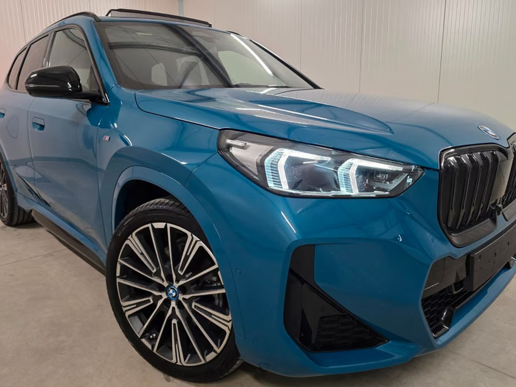 BMW iX1