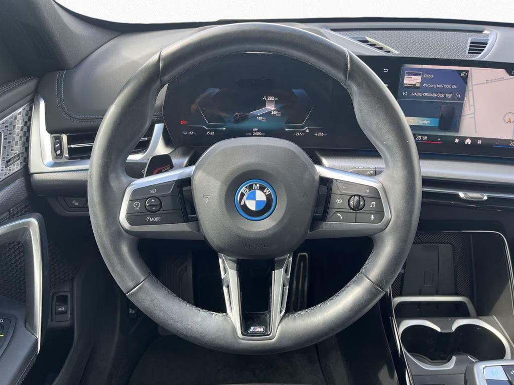 BMW iX1