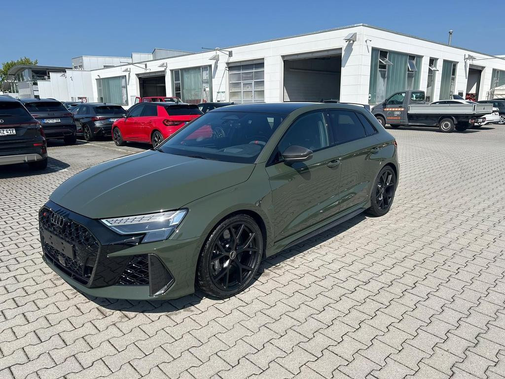 Audi RS3 Sportback Sedan Quattro