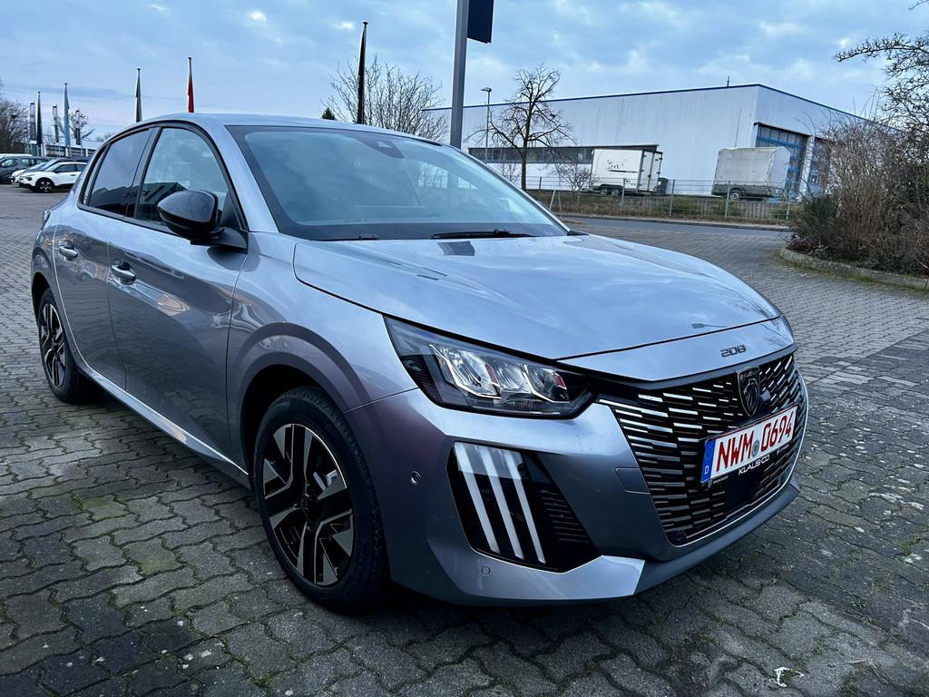 Peugeot e-208