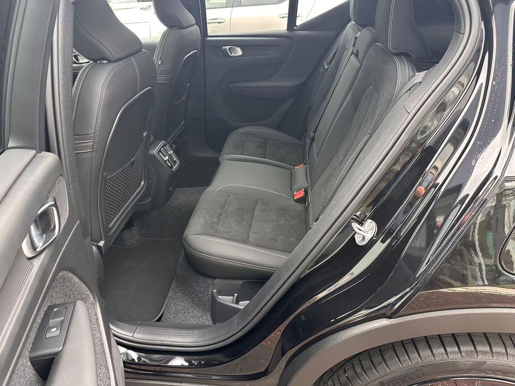 Volvo EX40