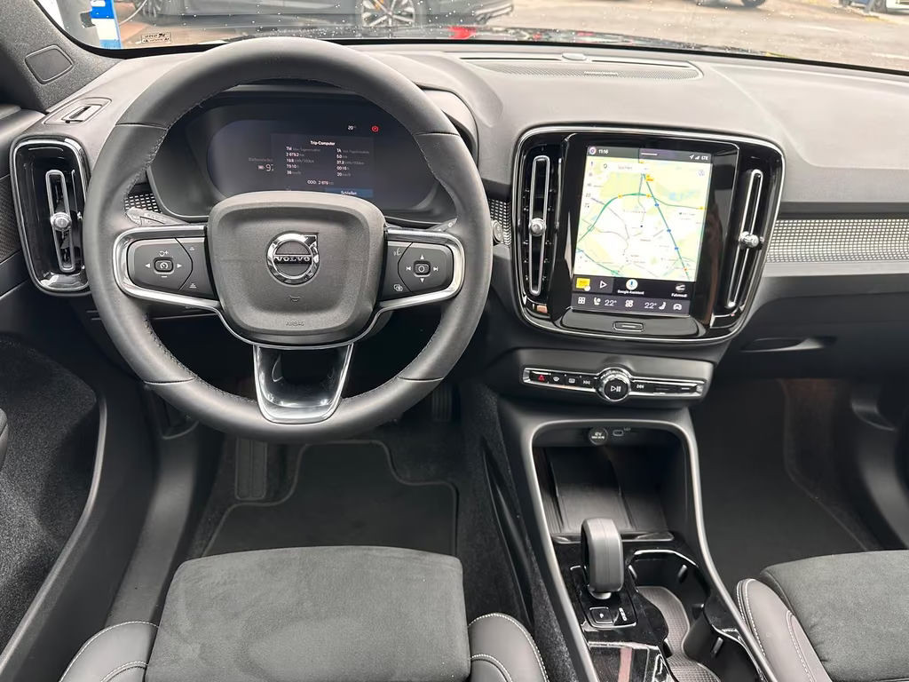 Volvo EX40