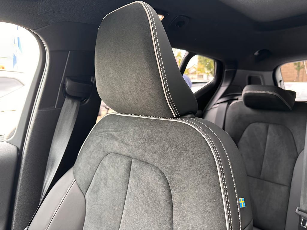 Volvo EX40