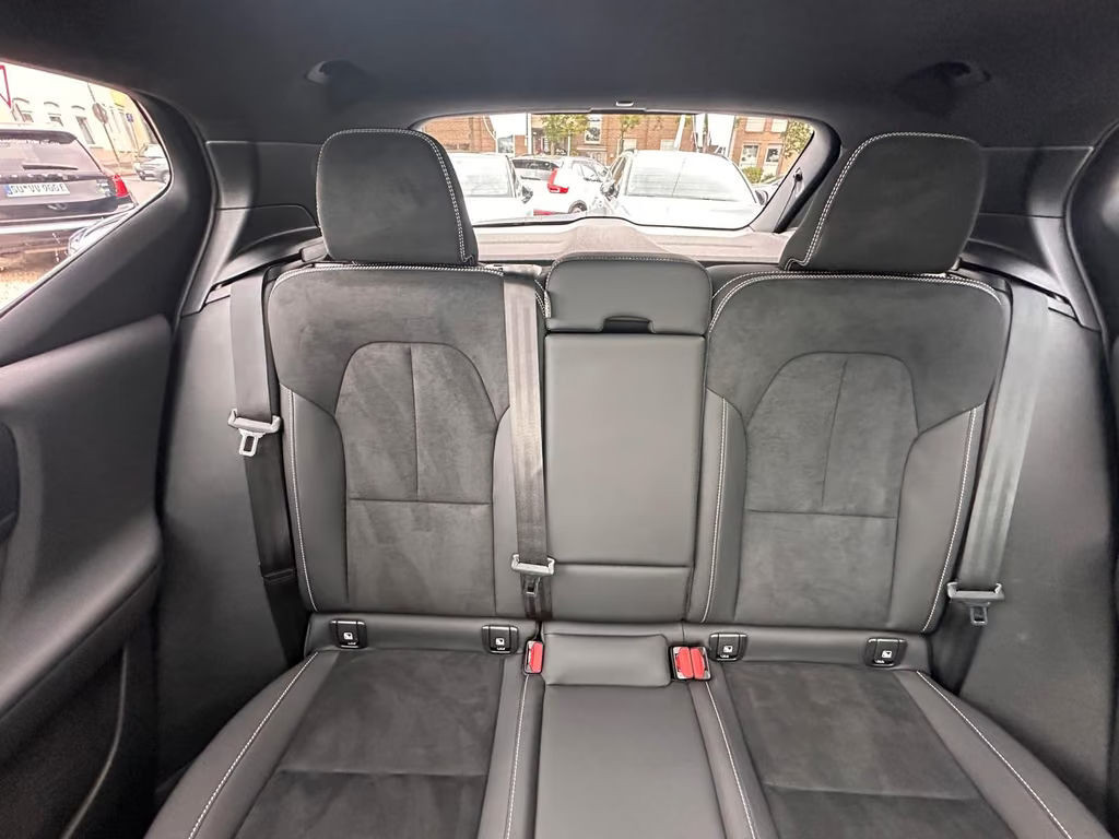 Volvo EX40