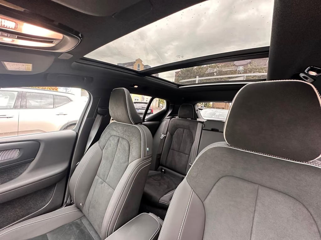 Volvo EX40