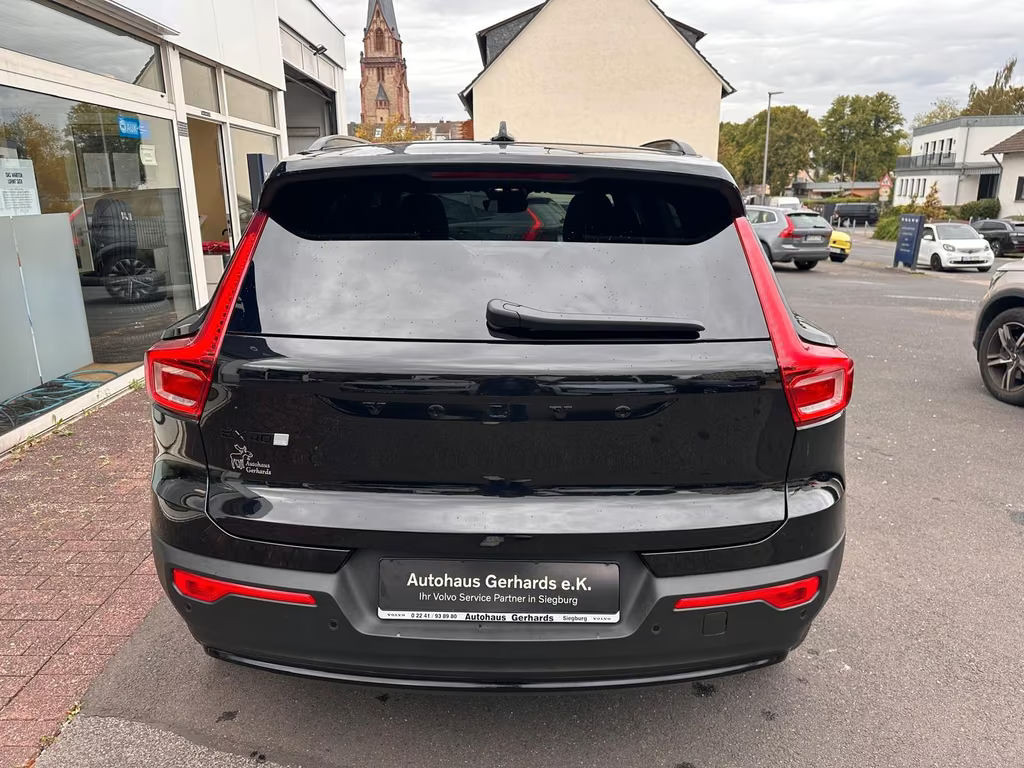 Volvo EX40