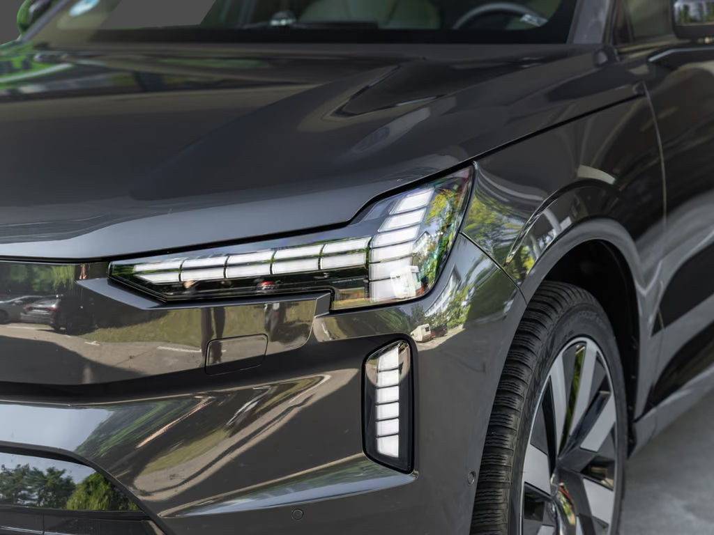 Volvo EX90