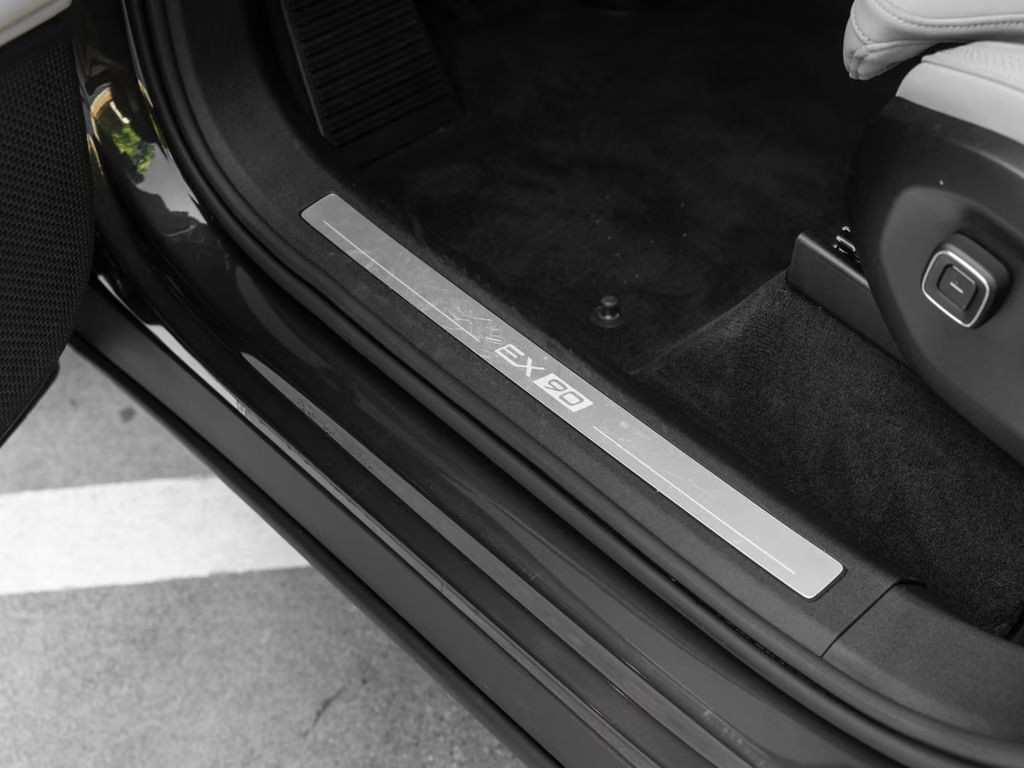 Volvo EX90