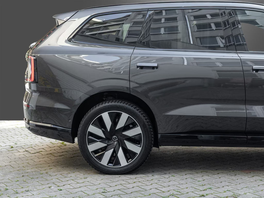 Volvo EX90