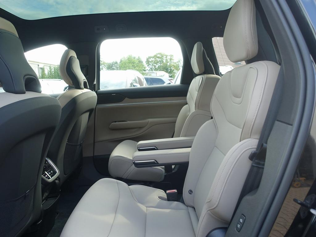 Volvo EX90