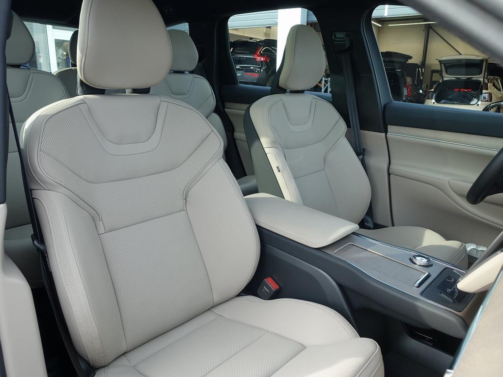 Volvo EX90