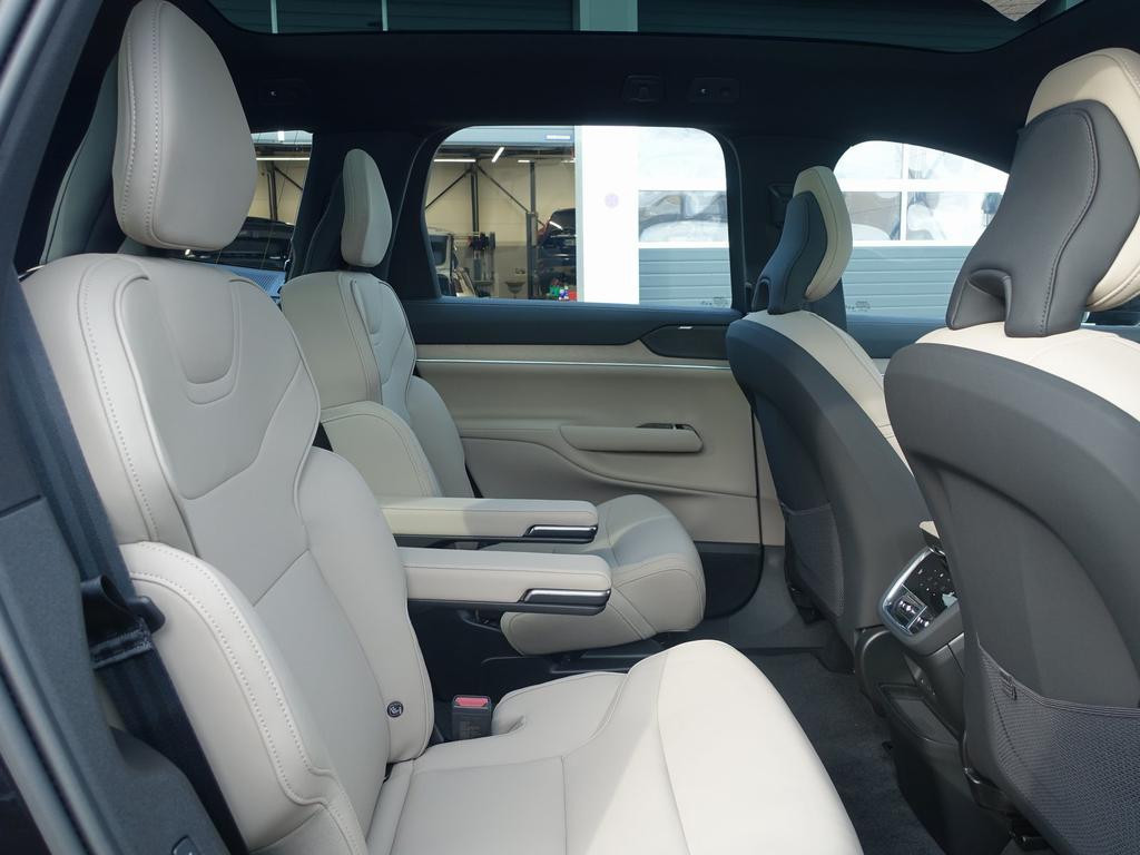 Volvo EX90