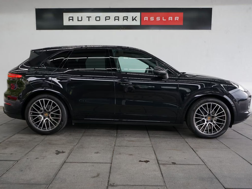 Porsche Cayenne Platinum Edition