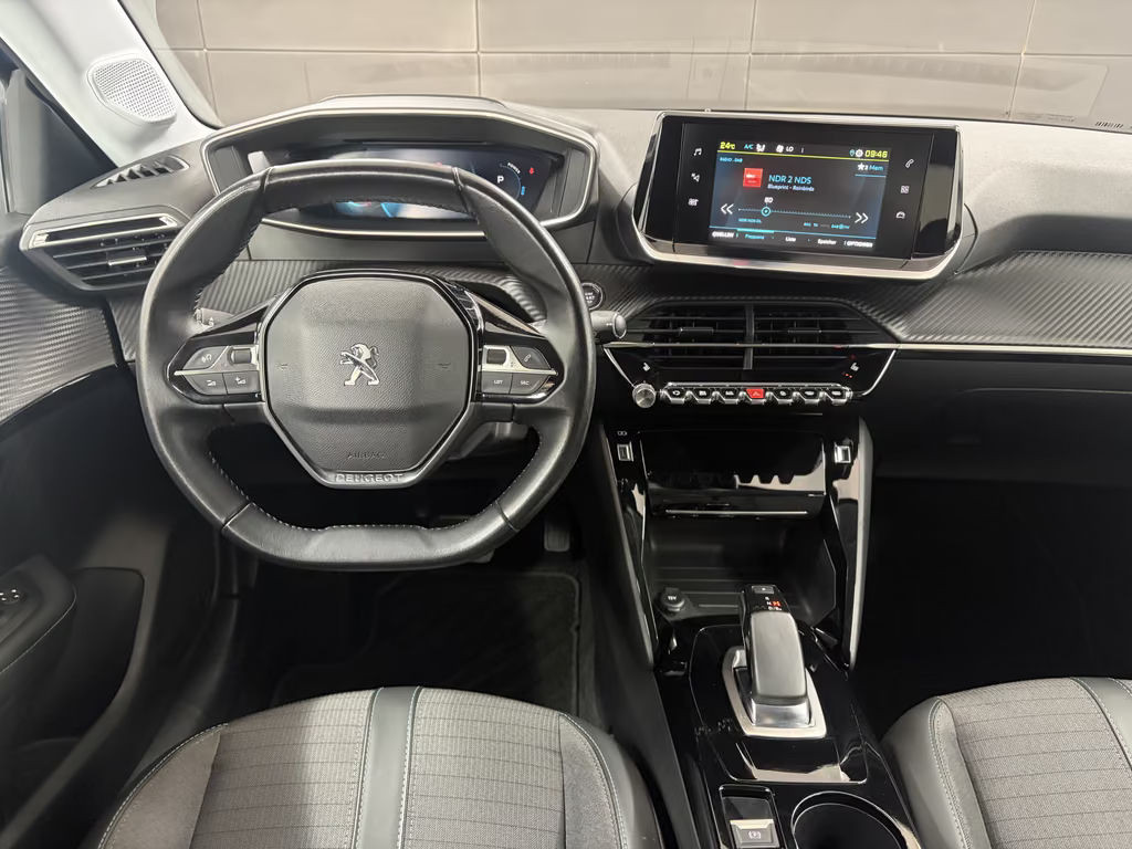 Peugeot e-208