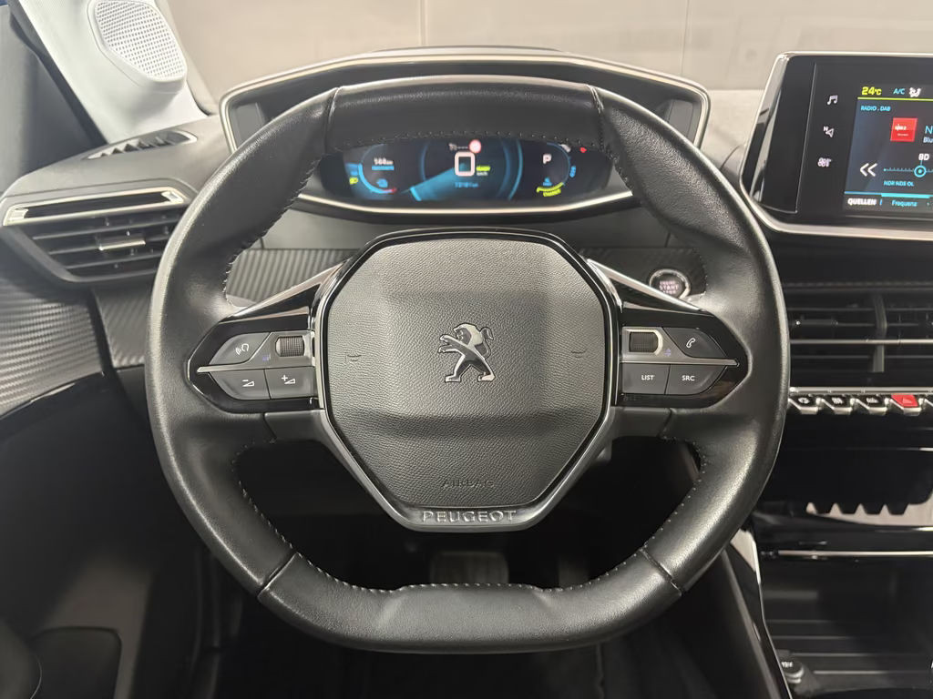 Peugeot e-208