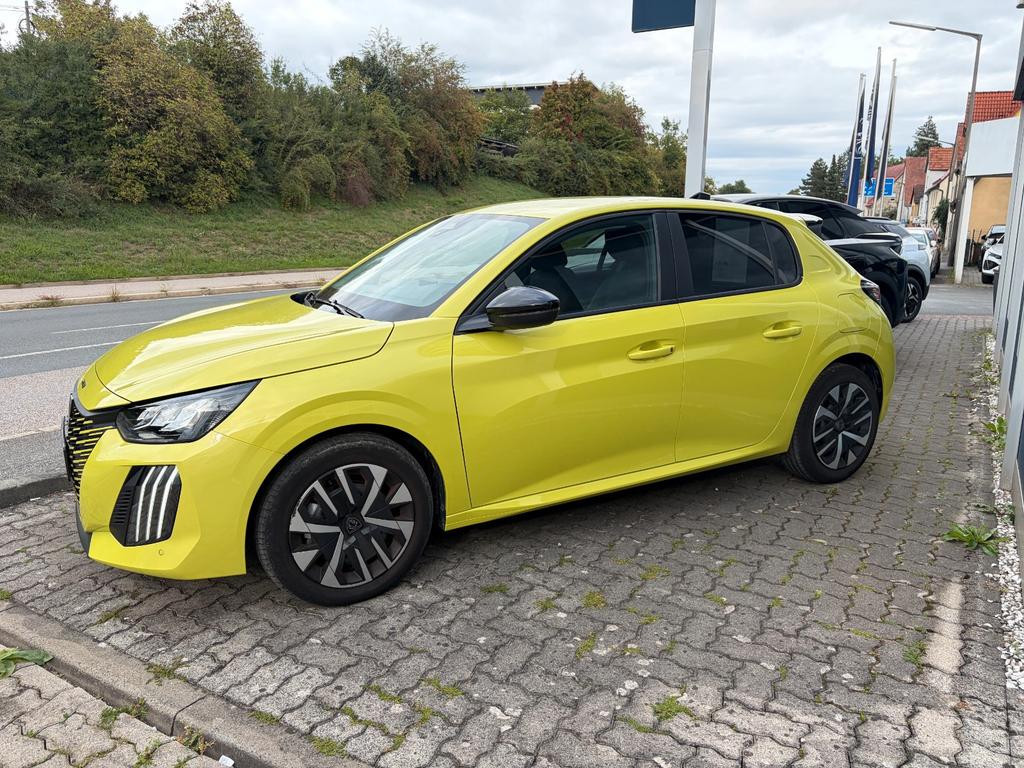 Peugeot e-208
