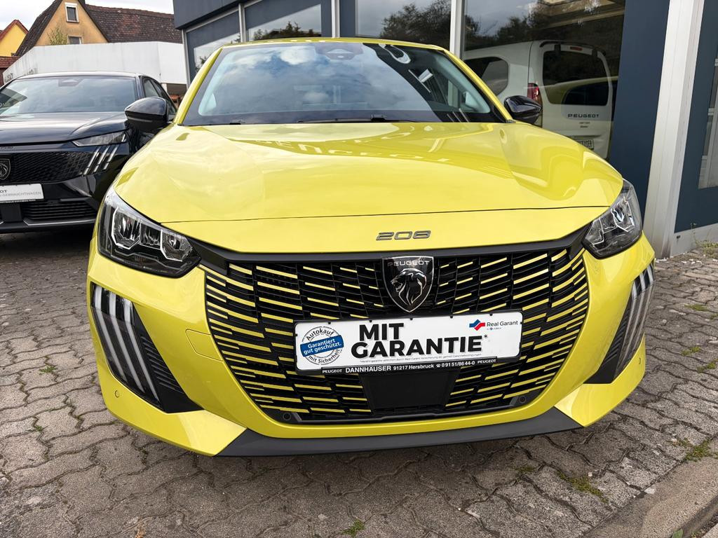 Peugeot e-208