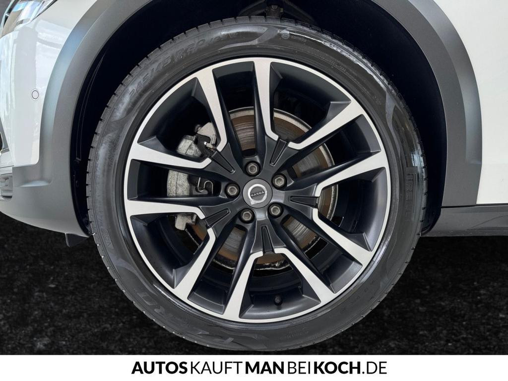 Volvo V90 Cross Country
