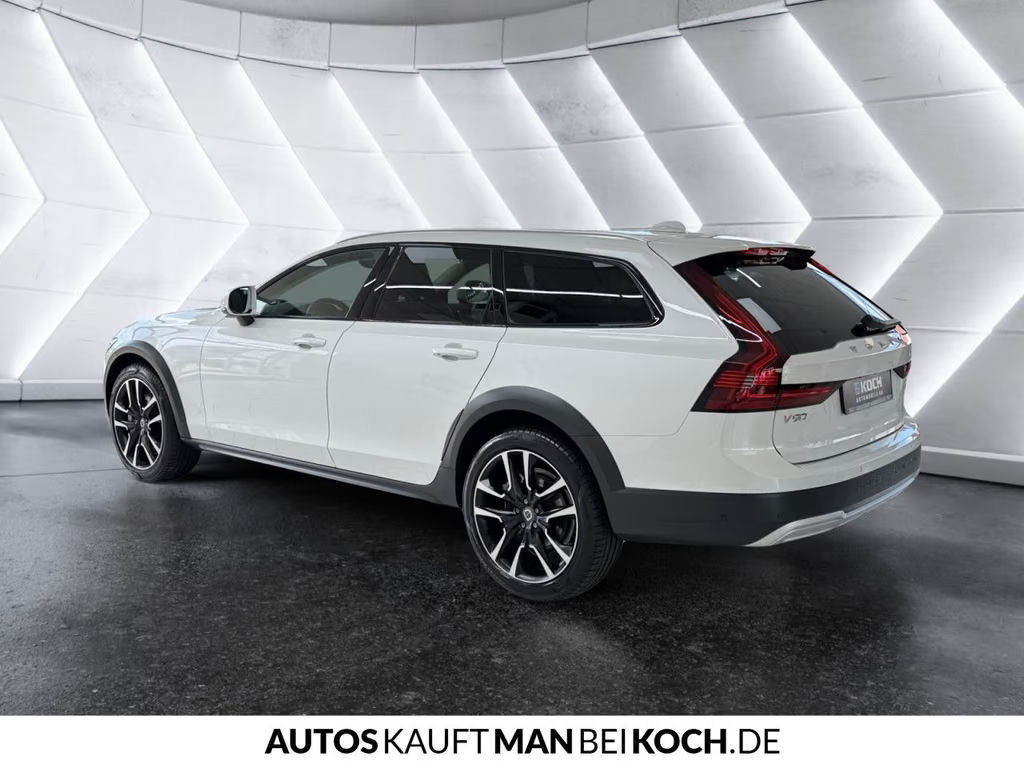 Volvo V90 Cross Country