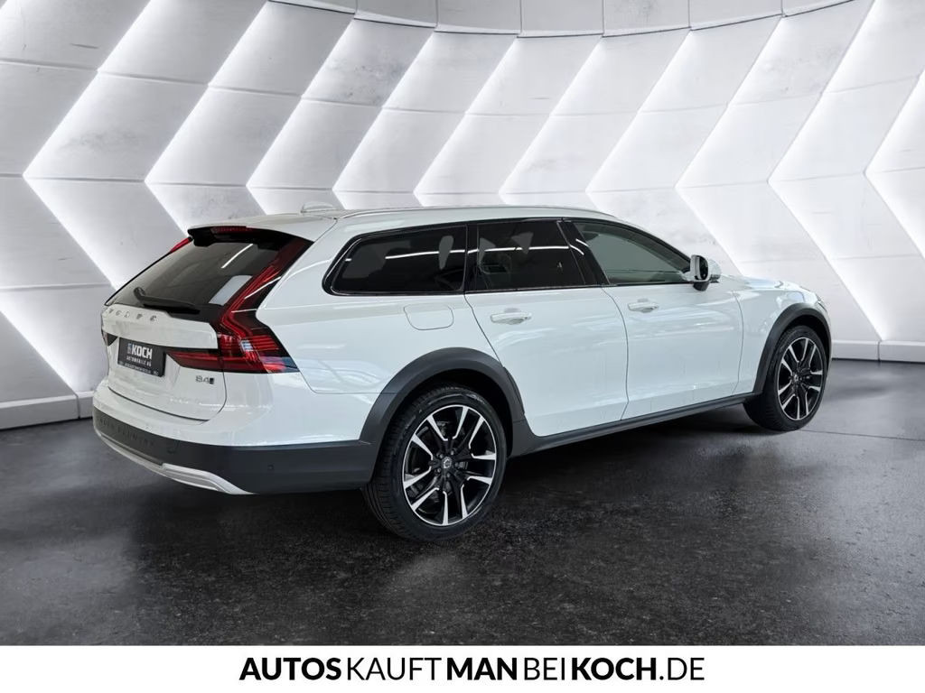 Volvo V90 Cross Country