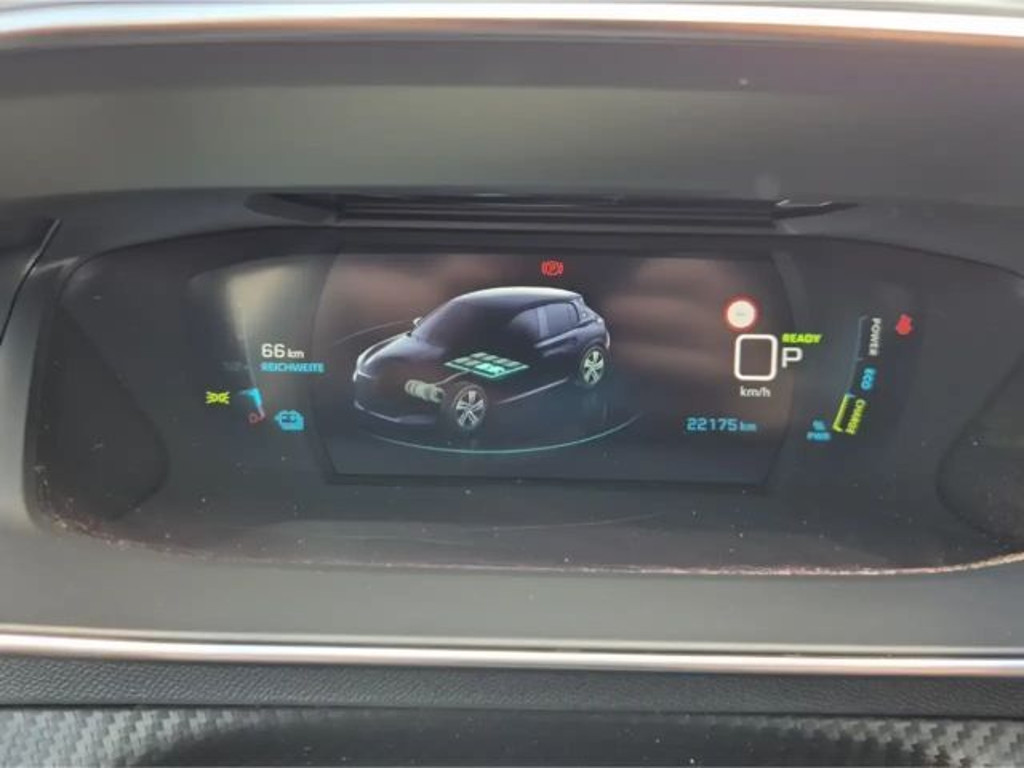 Peugeot e-208