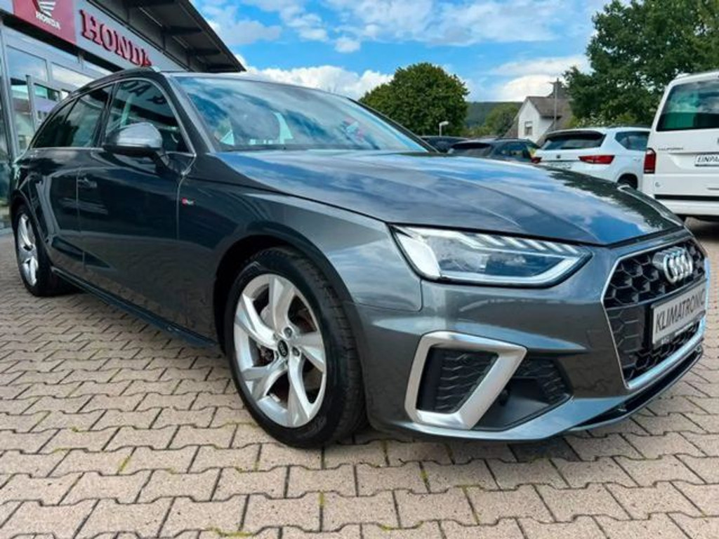 Audi A4 Avant S-Line 40 TFSI
