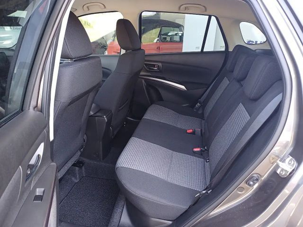 Suzuki S-Cross