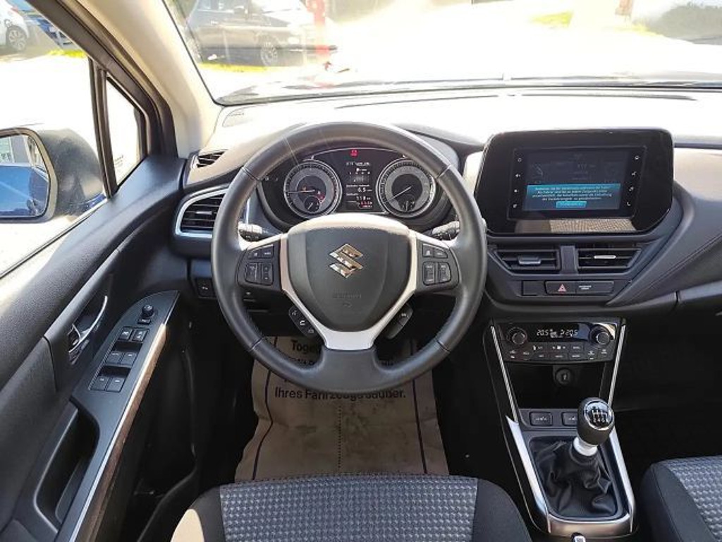 Suzuki S-Cross
