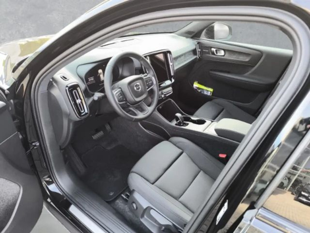 Volvo EX40