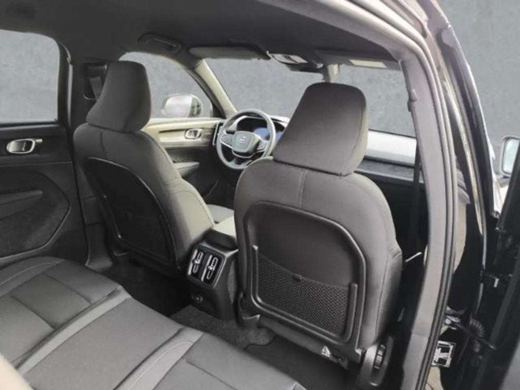 Volvo EX40