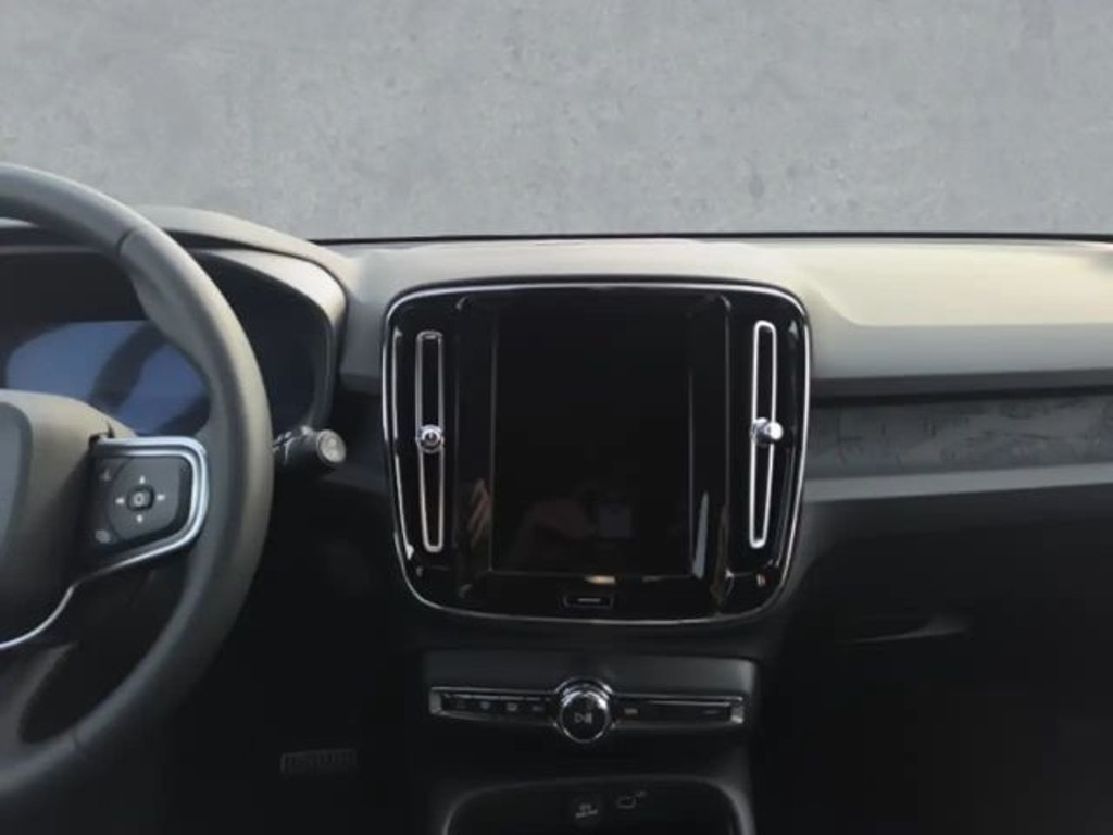 Volvo EX40