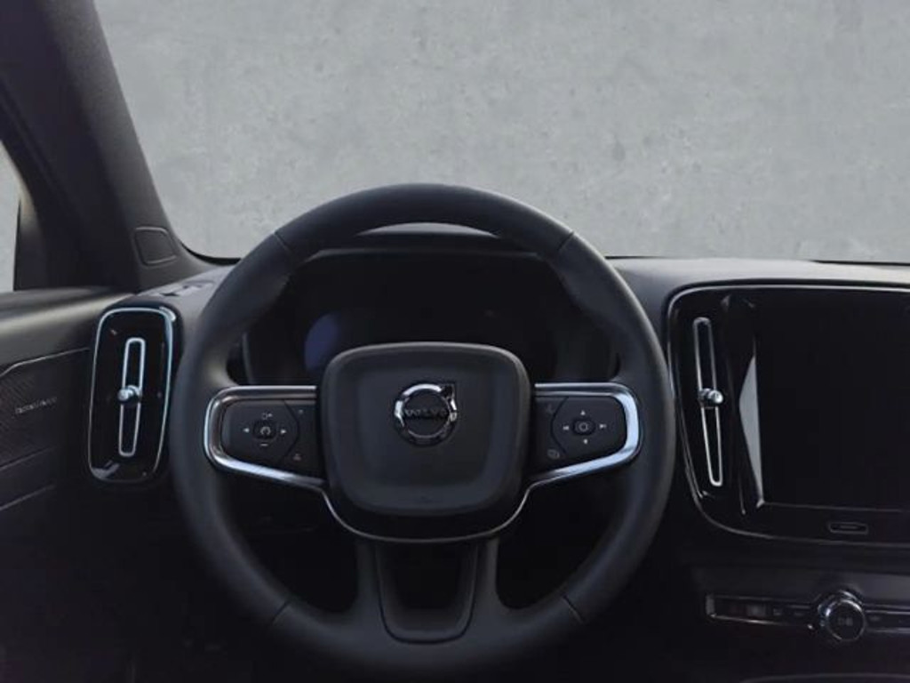 Volvo EX40