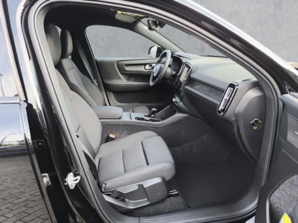 Volvo EX40