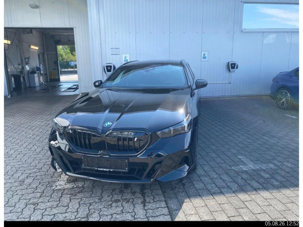 BMW i5 Touring eDrive40