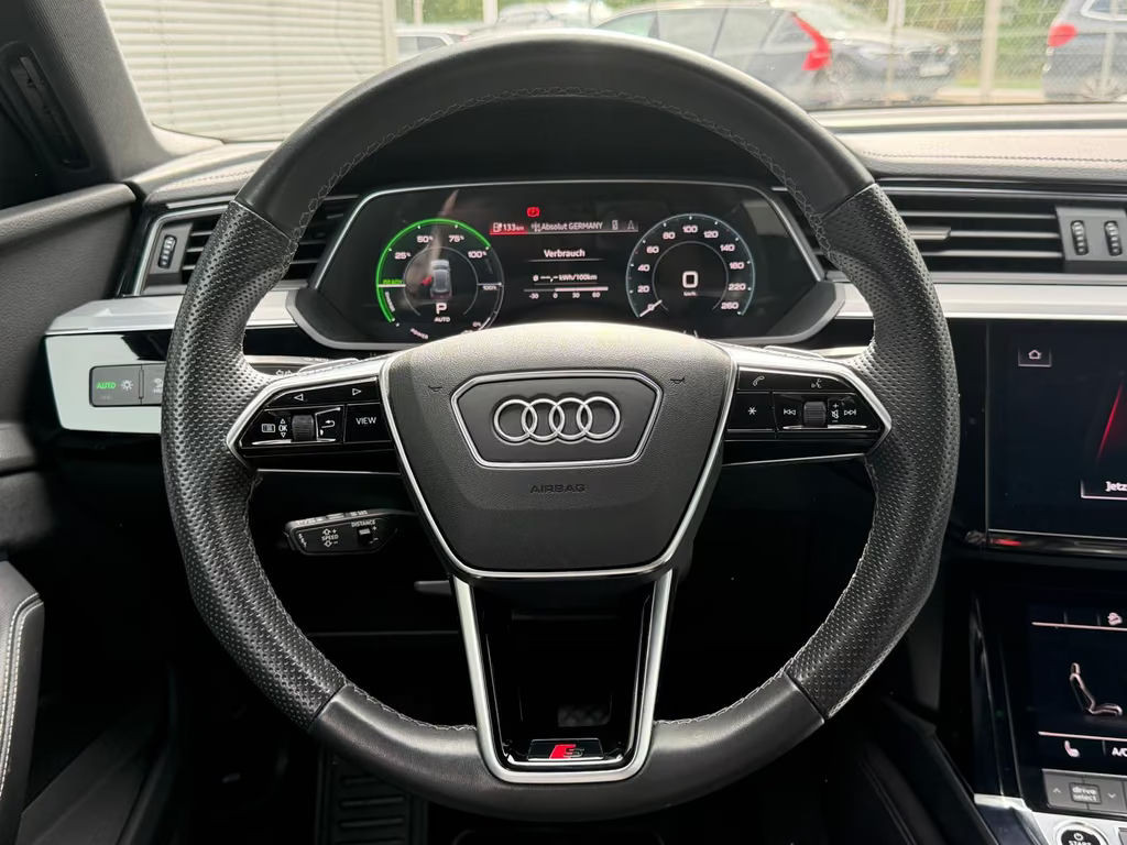 Audi e-tron