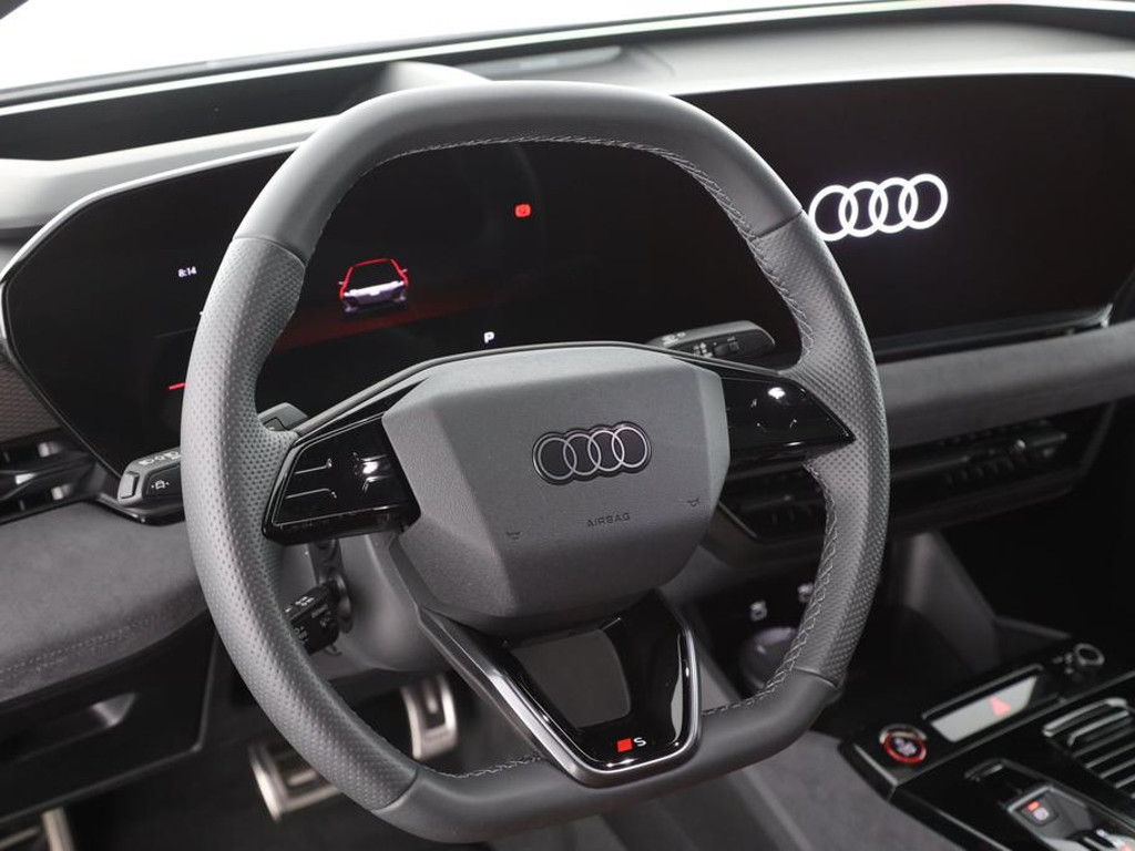 Audi S6 e-tron