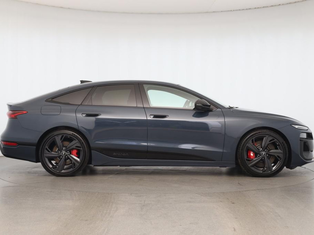 Audi S6 e-tron