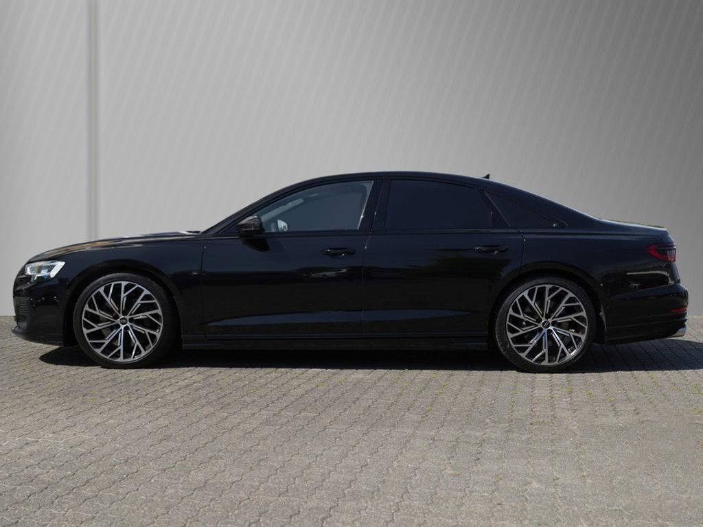 Audi S8