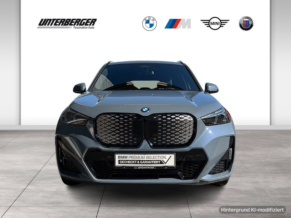 BMW iX1