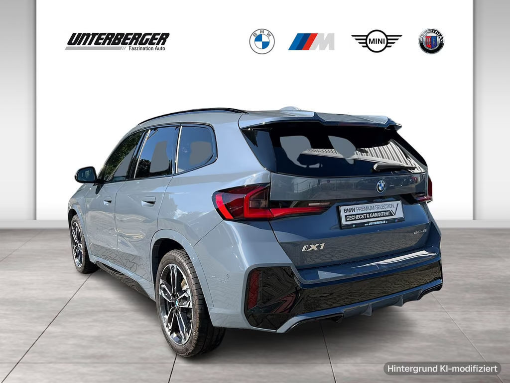 BMW iX1